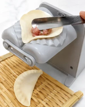 Dumpling Maker – Easy Kitchen Folding Tool